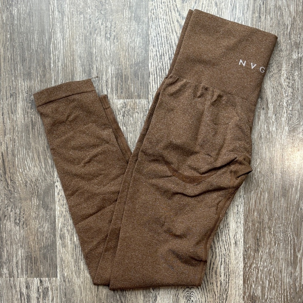 NVGTN Chocolate High-Waisted Leggings ***